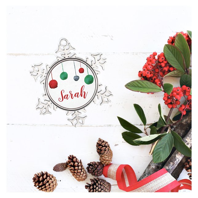 Bälle aus Yarn Crafty Holiday Name/Text Schneeflocken Zinn-Ornament (Von Creator hochgeladen)