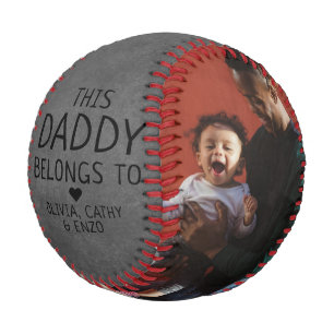 Balle De Baseball Ce papa appartient à la Fête des pères photo Dark
