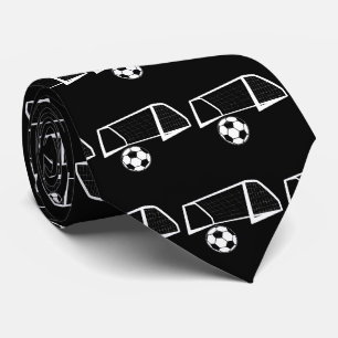 Balle de football et Objectif Net sur cravate noir
