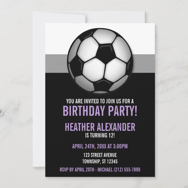 Balle de soccer violet et noir Invitations d'anniv (Devant)