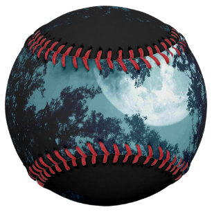 Balle De Softball Belle Lune qui coule avec les arbres