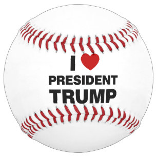 Balle De Softball J'aime le président Trump Heart