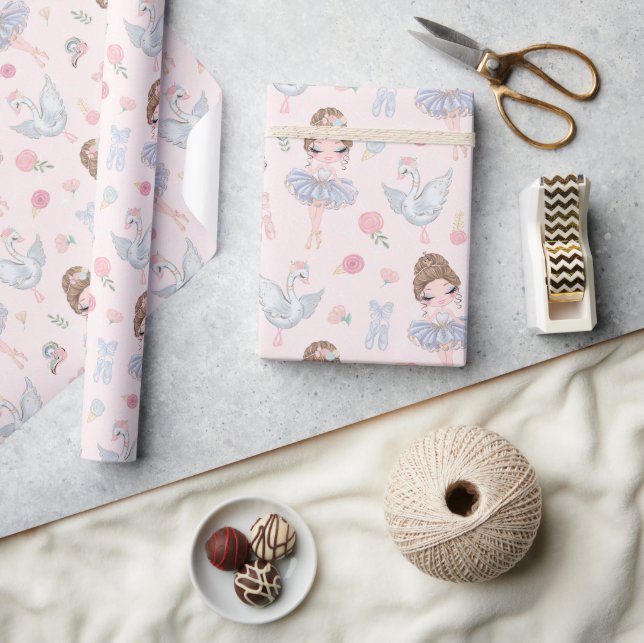 Ballerina With Swans  Geschenkpapier (Kunsthandwerk)