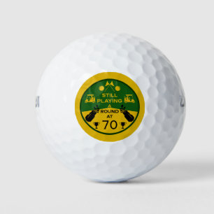 Balles De Golf Au-Dessus De La Colline Golfeur D'Anniversaire