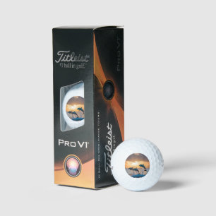 Balles De Golf Danser dans le Dusk : Trois dauphins sauter