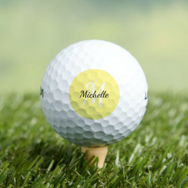 Balles De Golf Nom du monogramme jaune mignon + initial (T-shirt Insitu)