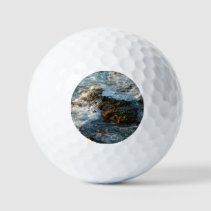 Balles De Golf Où l'océan rencontre les rochers