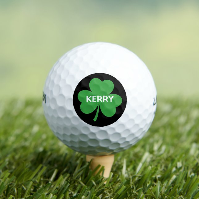 Balles De Golf Trèfle vert monogramme (T-shirt Insitu)