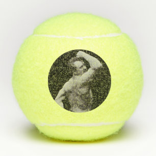 Balles De Tennis Une nouvelle pose par les hommes forts Eugen Sando