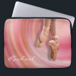 Balletttänzer mit Individuelle Name Laptopschutzhülle<br><div class="desc">Eine Balletttänzerin auf den Zehen in einem rosa femininen Design mit abstraktem, wirbelfarbenem Hintergrund. Geben Sie Ihren Namen anstelle des Beispielnamens ein, der in der Entwurfsvorlage angezeigt wird. Sie können den Namen auch entfernen, wenn Sie den Fall ohne ihn bevorzugen. Wählen Sie einfach den Button "Anpassen" und löschen Sie den...</div>