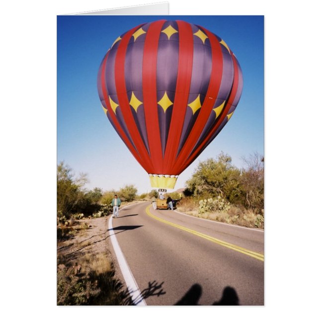 Ballon à air chaud sur la route (Devant)