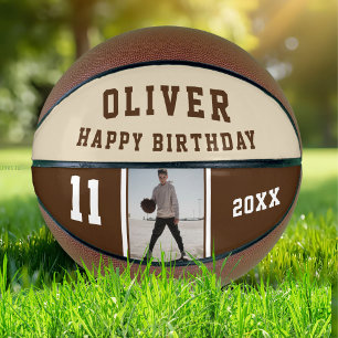 Ballon De Basket Photo de basket-ball d'anniversaire moderne joyeux