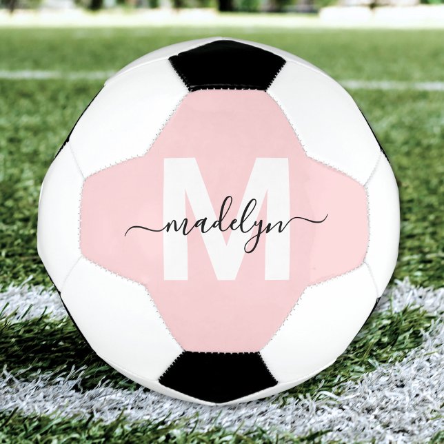 Ballon De Foot Monogramme de couleur rose fardé (Blush Pink Name Monogram Soccer Ball)