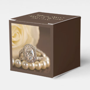 Ballotins Anneau de diamant ovale et Mariage de rose blanche