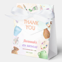 Boîte de cadeau de fête d'anniversaire pour la pei