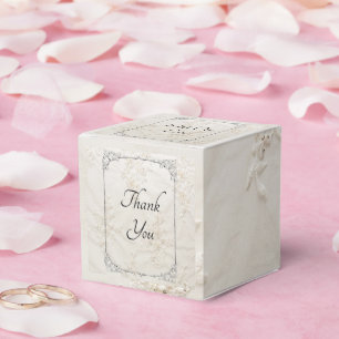 Ballotins Boîte de préférence de mariage en dentelle brodée
