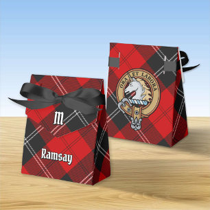 Ballotins Clan Ramsay Crest sur Red Tartan