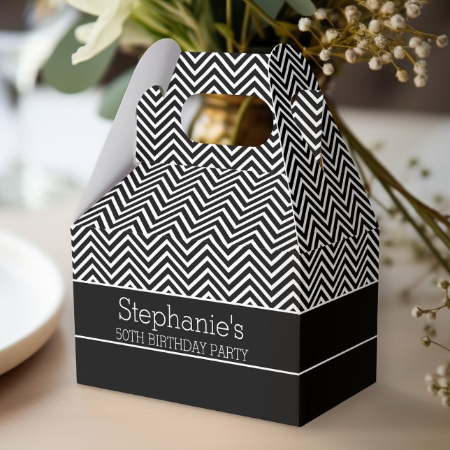 Ballotins Fête d'anniversaire des Chevrons noirs et blancs (Personalized favor box - birthday party - black and white)
