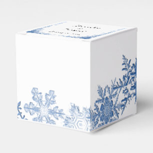 Ballotins Flammes de neige bleues sur boîte de mariage blanc