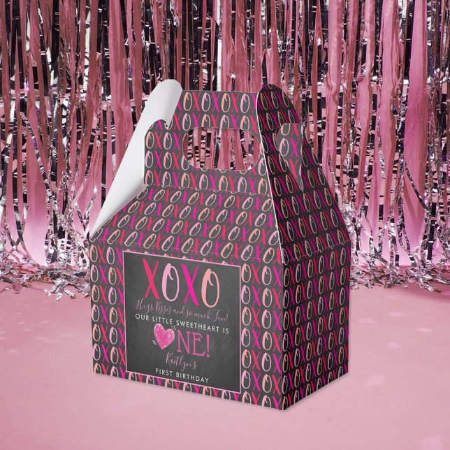 Ballotins Hugs & Kisses (XOXO) Valentine's Day 1st Birthday (Créateur téléchargé)