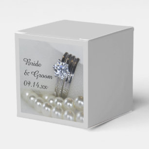 Ballotins Mariage des anneaux de diamant et des perles blanc