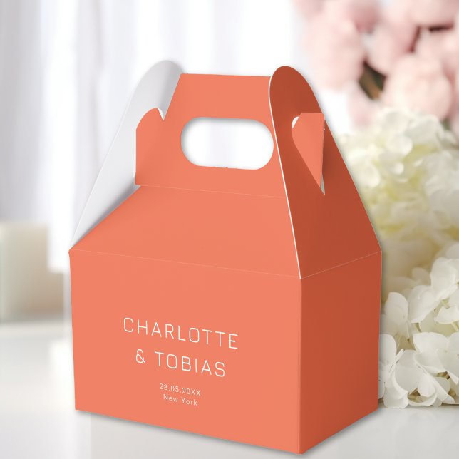 Ballotins Mariage simple et élégant (Simple, elegant wedding favor boxes with your name and date.)