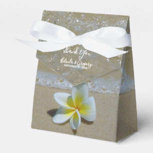 Ballotins Plumeria Frangipani sur le Mariage de sable