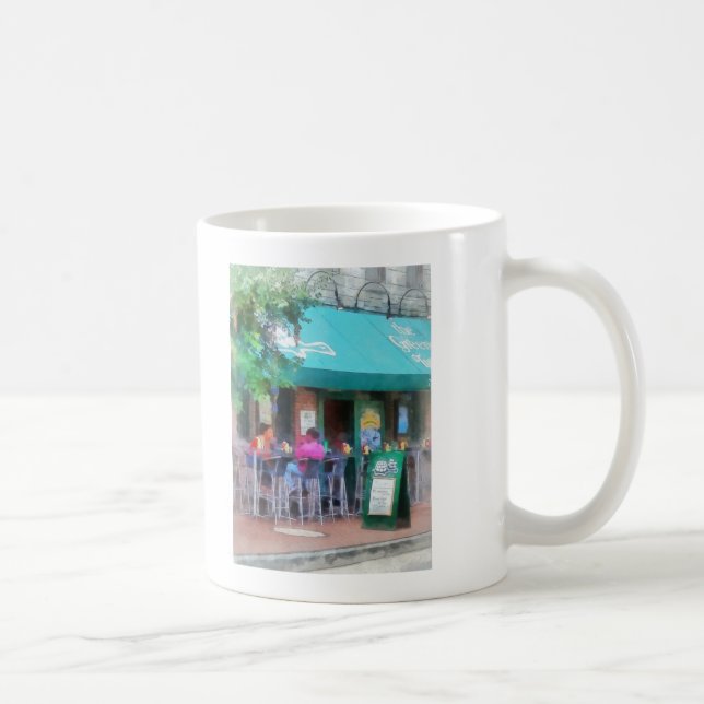 "Baltimore - Happy Hour in Fells Point": Fine Art Kaffeetasse (Rechts)