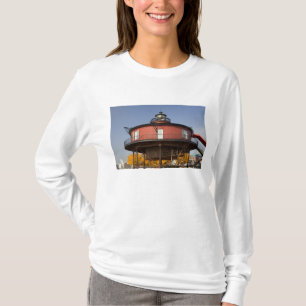 BALTIMORE, MARYLAND. USA. Seven-Foot Knoll T-Shirt