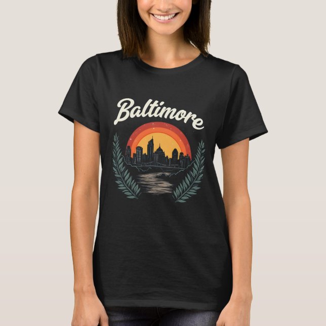 Baltimore Retro Skyline mit Sunset T-Shirt (Vorderseite)