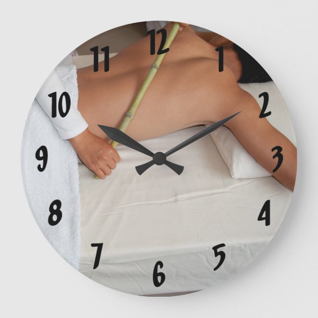Bamboo Massage Therapie löst Spannung Große Wanduhr (Vorderseite)