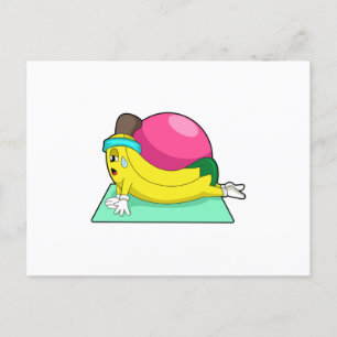 Banane beim Yoga Fitness Postkarte