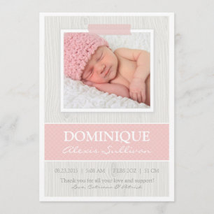 Bande rose sur le faire-part de naissance en bois