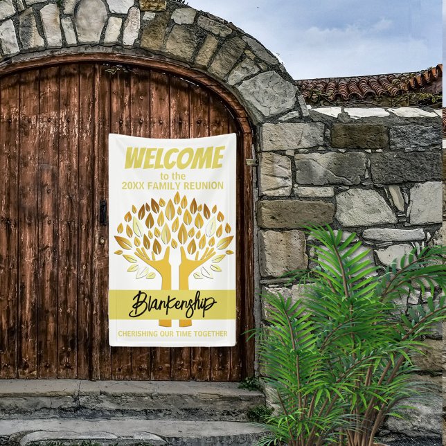 Banderoles Feuilles d'arbre de réunion familiale sur blanc pe (Welcome family with hands holding leaves on white with gold text vertical format reunion banner.)
