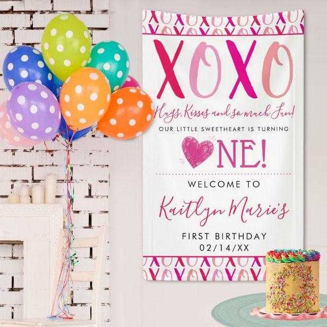 Banderoles Hugs & Kisses (XOXO) Valentine's Day 1st Birthday (Créateur téléchargé)