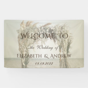 Banderoles Mariage sous une Arche Florale de Plage