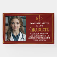 Maroon Osteopathic Médicale School Graduation Part