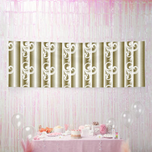 Banderoles Un tapis richement coloré présente une géométrie s