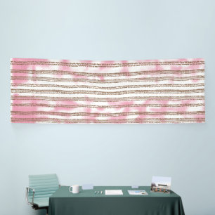 Banderoles Un textile affichant un motif rose et blanc s