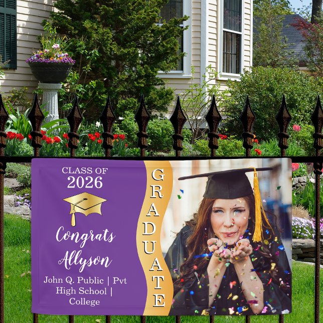 Banderoles Violet | Gold Congrats Graduate Wave Photo (Classy Modern Purple and Gold Tone "Graduate" Grad Cap Graduation Party Banner )