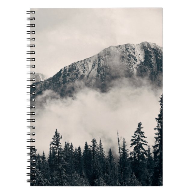 Banff national park foggy mountains and forest in  notizblock (Vorderseite)