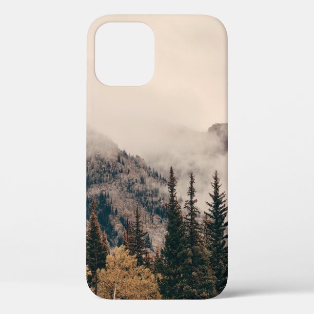 Banff Nationalpark nebelige Berge und Wälder in Case-Mate iPhone Hülle (Rückseite)