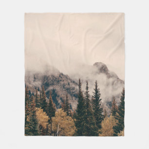 Banff Nationalpark nebelige Berge und Wälder in Fleecedecke