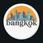 Bangkok Thailand Retro City Skyline City Art Magnet<br><div class="desc">Vintages und retro City Design mit wunderschöner Skyline, touristischer Attraktion und Stadtbild. Cooler Wolkenkratzer und Gebäude Silhouette Illustrationen für Touristen und Reisende. Ideal als Souvenir, um Zuhause zu bringen, wenn Sie durch die Welt reisen. Rett die Erinnerung an deine Reise und Ferien mit Familie und Freunden. Die Hintergrundfarbe kann auf...</div>