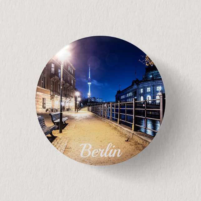 Bänke bei Spree in Berlin, Deutschland Button (Vorderseite)