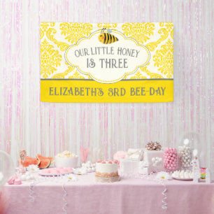 Bannière d'anniversaire de notre petite abeille à