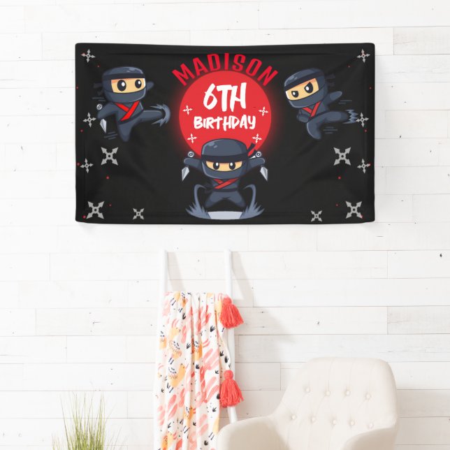 Bannière de la fête d'anniversaire du Ninja noir (En situation)