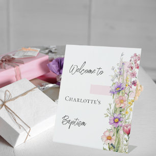 Baptême fleurons roses croix fille signe d'accueil
