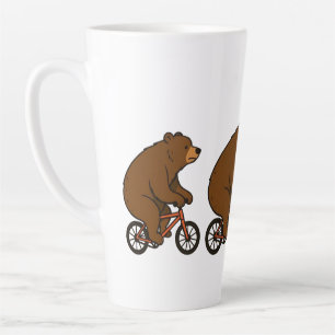 Bär auf einem Fahrrad – Wilde Fahrt Vibes Milchtasse
