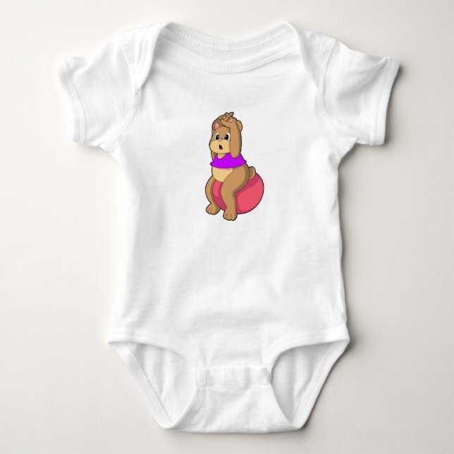 Bär bei Fitness mit Übungsball.PNG Baby Strampler (Vorderseite)